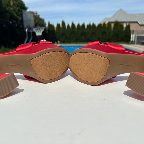 NWT Gianni Bini 10 Dempsey Red Satin Bow Platform Sandals - Picture 14 of 15